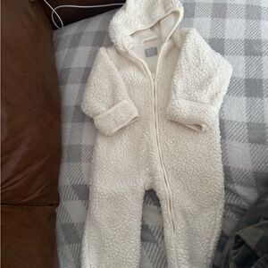 The Children's Place Cream Sherpa Footie - Perfect for travel